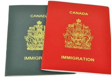 【枫叶卡保留】如何领取加拿大枫叶卡？