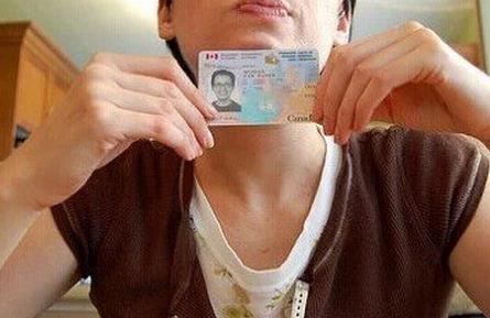 【枫叶卡怎么申请】加拿大枫叶卡新政策解读