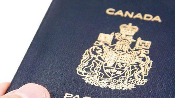 拿到加拿大枫叶卡到底还要不要入籍？