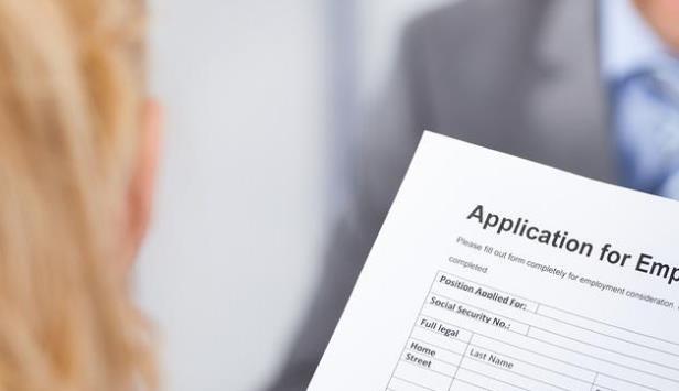 加拿大枫叶卡快过期了，换新卡需要什么材料？