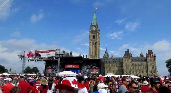 未住满且枫叶卡又过期切勿草率申请返加签证