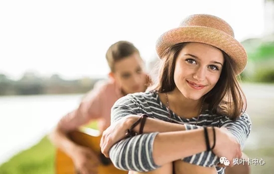 【枫叶卡保留】换发枫叶卡时税单不符合移民局规定结果...