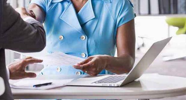 移民如何在枫叶卡的有效期内合理保住枫叶卡？