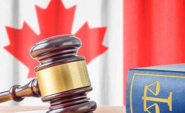 【枫叶卡过期】加拿大枫叶卡办理延期的准则是什么？