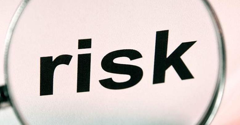 枫叶卡临近到期登陆加拿大时会有风险么？